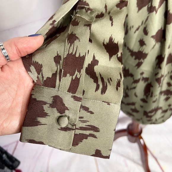 NWOT |•HEARTLOOM•| Brown Camo-like Print Wrap Draped Dress Size Small - Picture 11 of 16